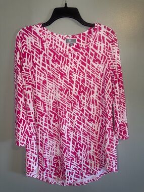 JM Collection Pink & White Abstract-Pattern 3/4 Sleeve Top size medium